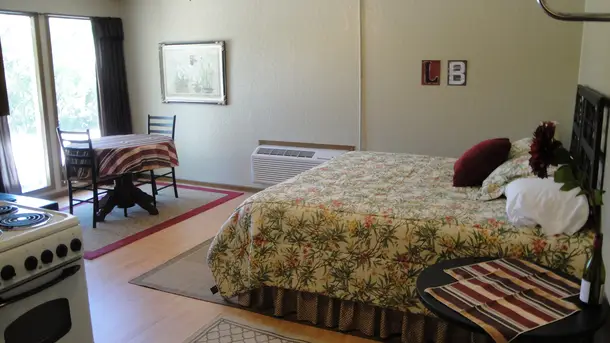 Photos of the Inn at Lost Bridge